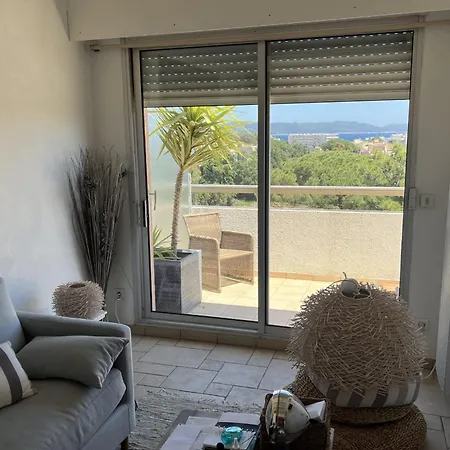 Beautiful With Sea And Mountain Views شقة